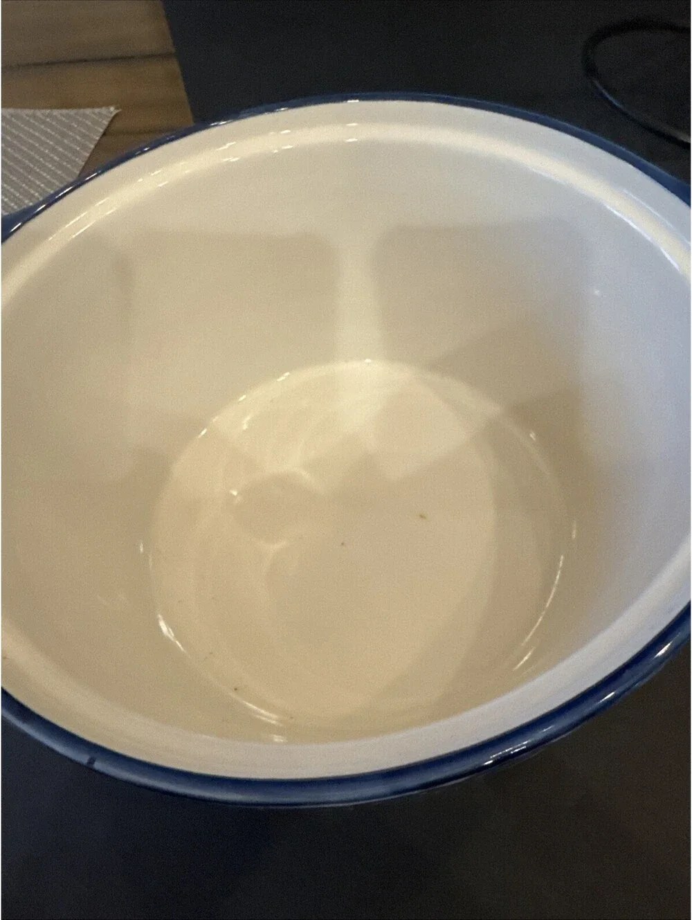 Temptations By Tara Old World Blue 2.5 Qt Round Covered Casserole W Metal Stand